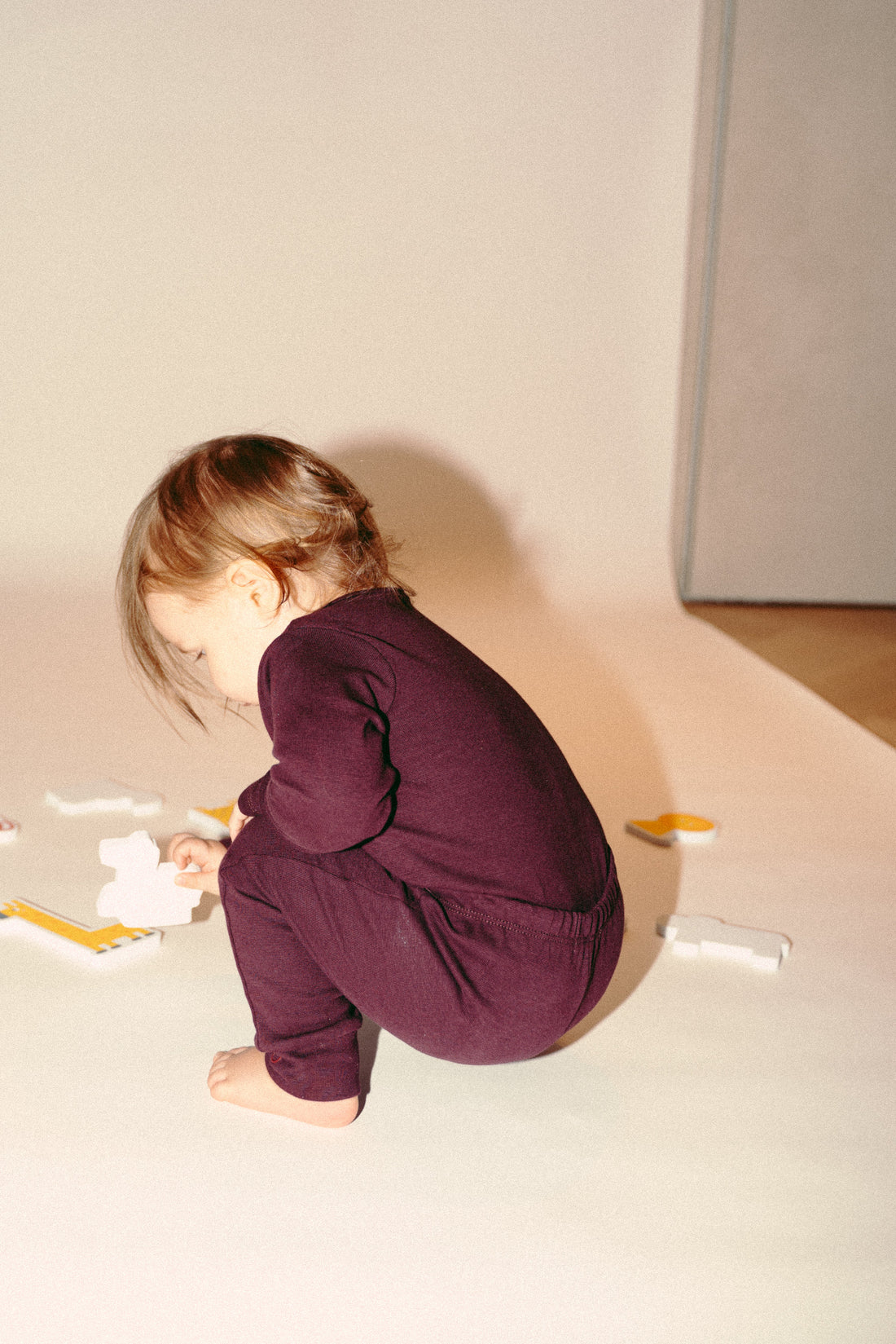 Hoe kleed je een baby makkelijk aan? (zonder gedoe)