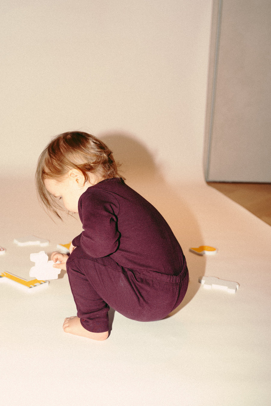Hoe kleed je een baby makkelijk aan? (zonder gedoe)