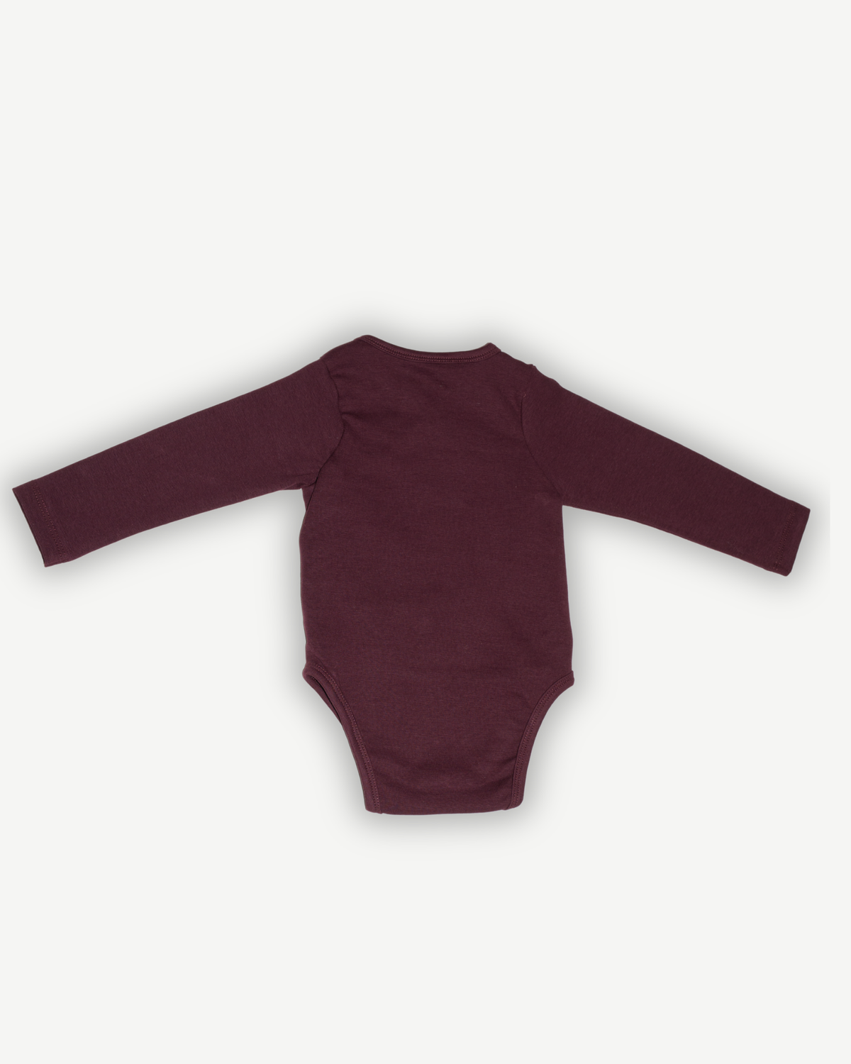 de achterkant van de wrap bodysuit overslag romper van besito baby in bordeaux burgundy 