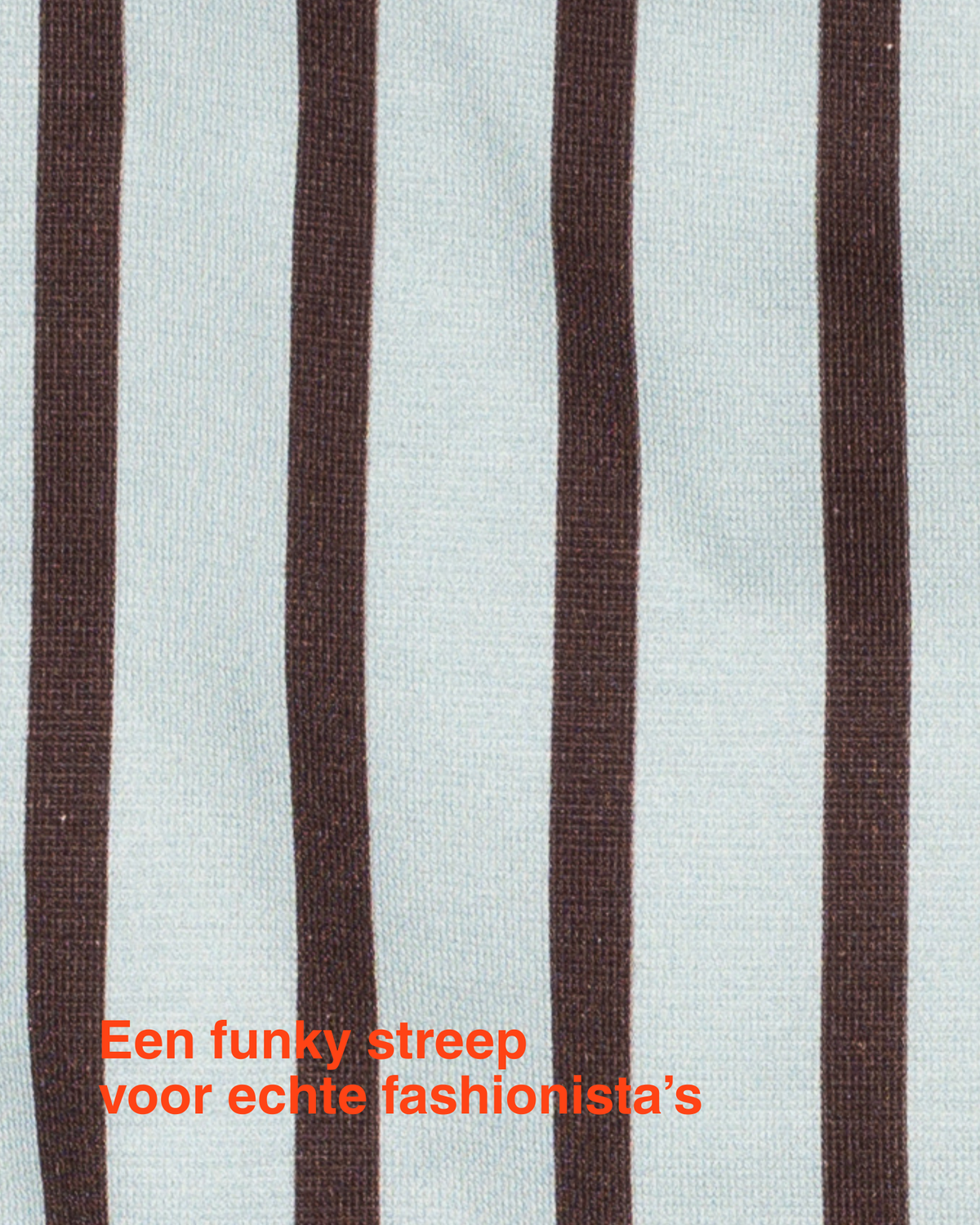 een close up van de. baby bliue stripe kleur van besito baby