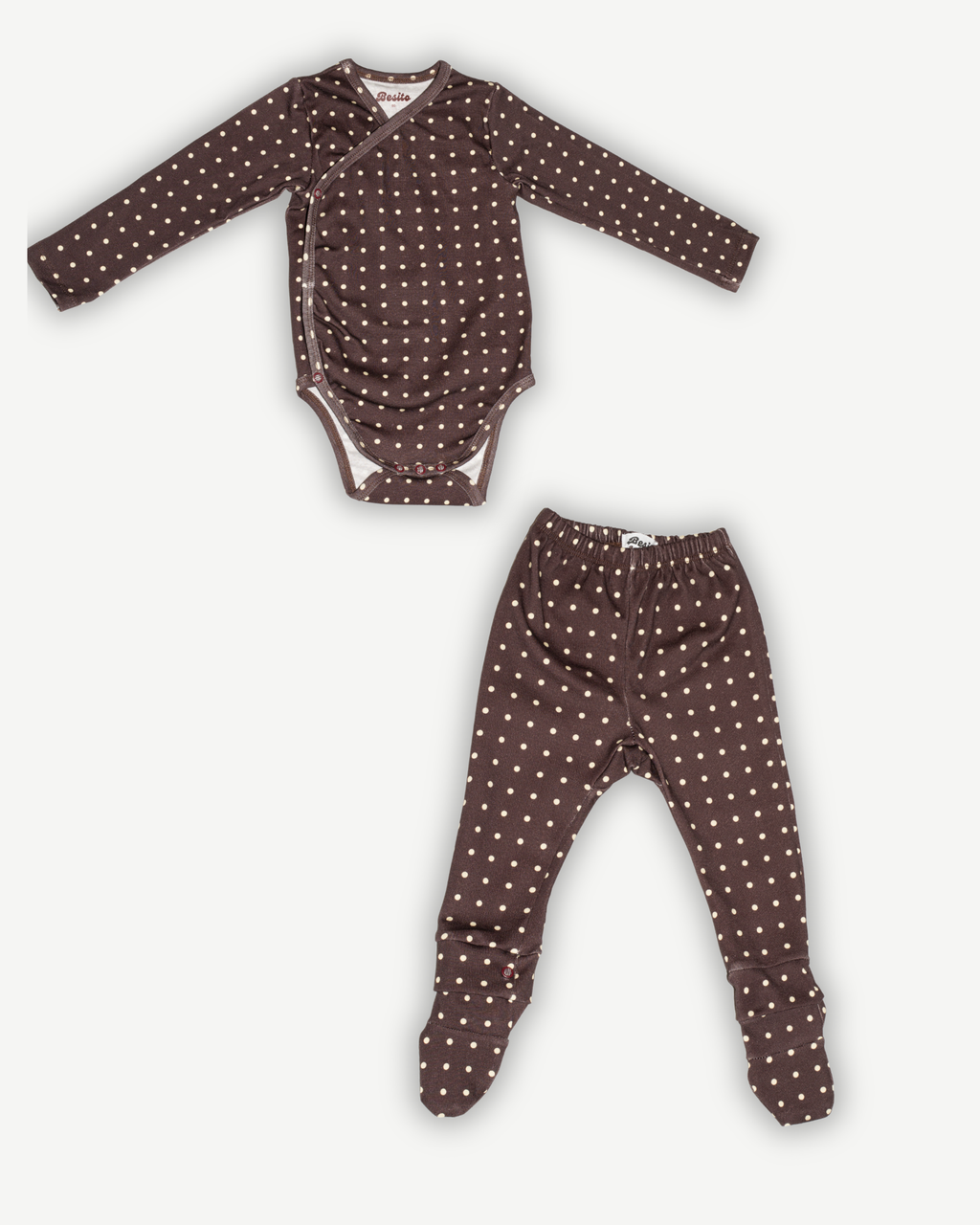 een matchende set in polka dot besito baby